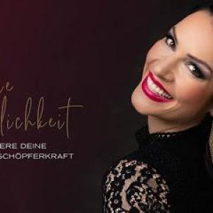 The Queensclub by Katja Rückemann