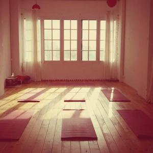 GROUNDED YOGA BCN